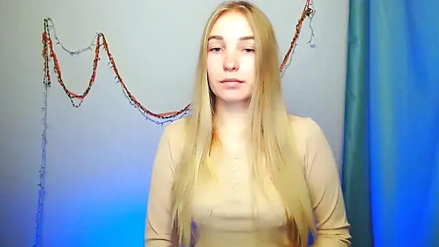 Snapshot of Queen_ofLove chatting on December 21, 2:46 pm Queen ofLove online show from December 21, 2:46 pm