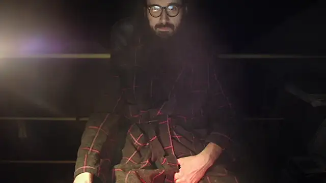 contemptumundi888 online show from February 18, 9:09 pm