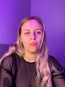 lunawolf21 online show from January 19, 7:23 am