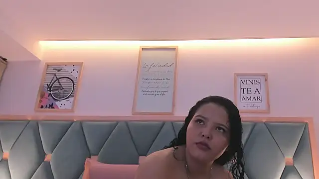 Snapshot of isabella_walton chatting on February 4, 11:16 am isabella walton online show from February 4, 11:16 am