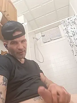 Snapshot of johnnyrockit chatting on April 13, 4:29 am johnnyrockit online show from April 13, 4:29 am