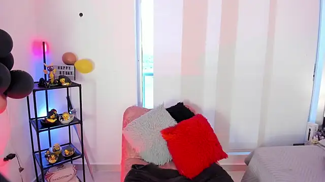 AndreaVelasco online show from June 20, 4:21 pm