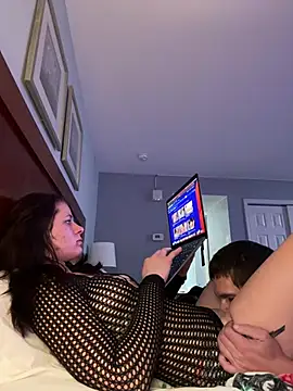 Snapshot of HotMessStilltheBest chatting on January 23, 2:23 am HotMessStilltheBest online show from January 23, 2:23 am