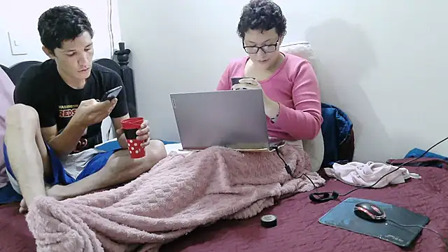 luxandracon23 online show from April 14, 10:16 pm