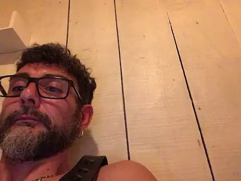 Snapshot of trebord77 chatting on February 3, 4:54 am trebord77 online show from February 3, 4:54 am