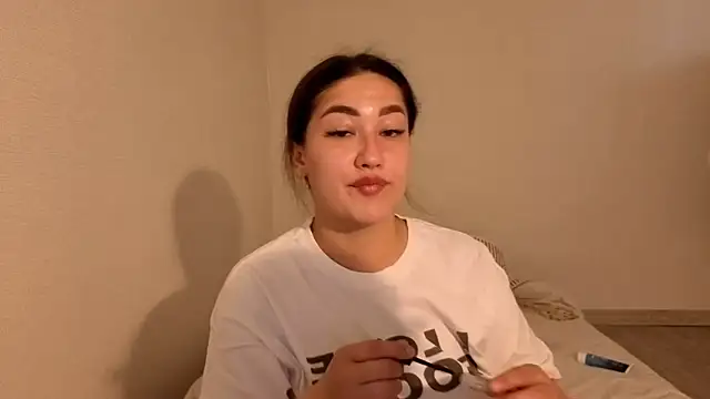 Aria Blisss online show from May 28, 1:25 am