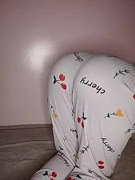 Snapshot of Manita-57 chatting on April 9, 8:20 am Manita-57 online show from April 9, 8:20 am