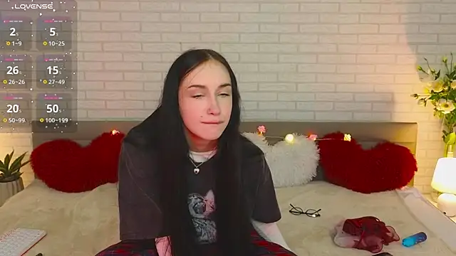 AlicePlayss online show from February 4, 9:31 pm