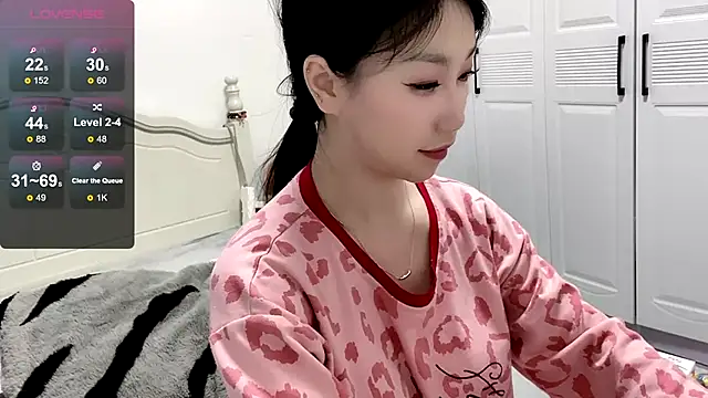 Snapshot of MMiao-66u chatting on February 3, 12:03 pm MMiao-66u online show from February 3, 12:03 pm