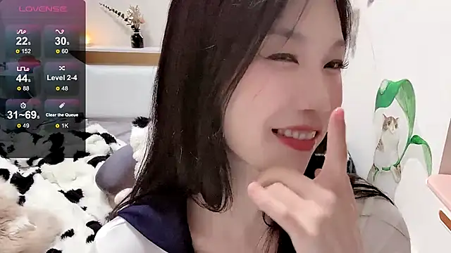 Snapshot of MMiao-66u chatting on March 18, 6:04 pm MMiao-66u online show from March 18, 6:04 pm