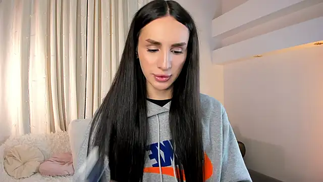 Snapshot of Kim_Oberlin_ chatting on January 8, 12:51 pm Kim Oberlin online show from January 8, 12:51 pm