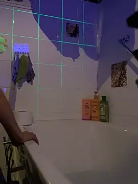 Gilgamesch1704 online show from December 28, 11:05 pm