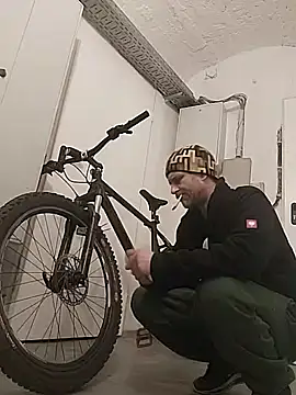 Gilgamesch1704 online show from February 9, 4:50 pm