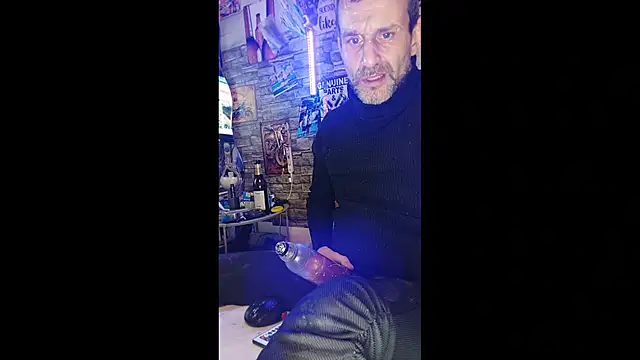 Gilgamesch1704 online show from November 30, 7:51 pm