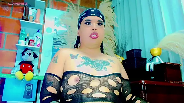 nauthyvalentina online show from February 14, 4:37 pm