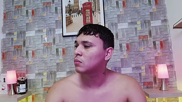 Snapshot of couple_lovelyds chatting on October 17, 8:33 pm couple lovelyds online show from October 17, 8:33 pm