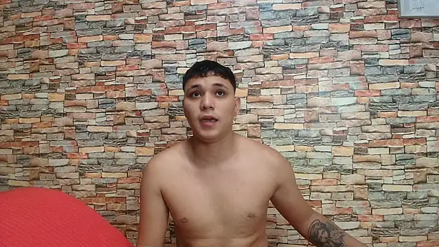 Snapshot of couple_lovelyds chatting on November 8, 8:51 pm couple lovelyds online show from November 8, 8:51 pm