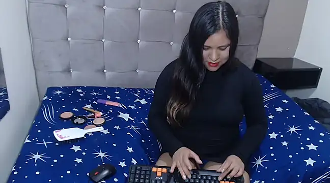 stephanieross202cl online show from January 7, 9:18 am