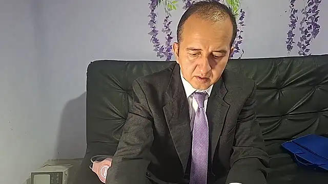 yazforeSolo online show from November 21, 2:27 pm