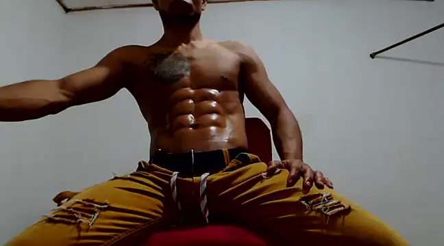Snapshot of fernandez_latinblackk chatting on December 3, 5:53 am fernandez latinblackk online show from December 3, 5:53 am