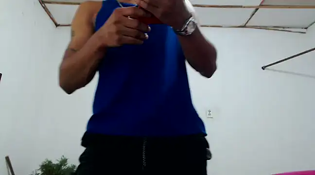 Snapshot of fernandez_latinblackk chatting on December 10, 10:58 pm fernandez latinblackk online show from December 10, 10:58 pm