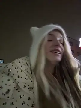 Sweet Evva online show from December 4, 9:35 pm