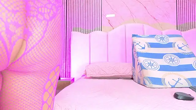 Sofia martiin online show from February 1, 3:05 am