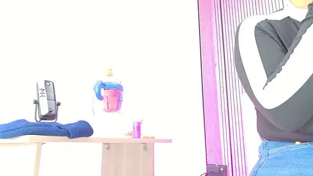 Sofia martiin online show from February 19, 3:13 am