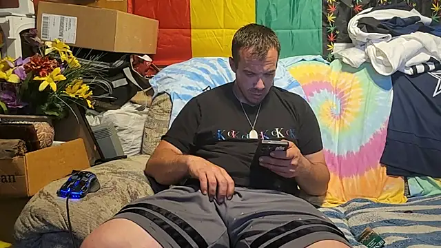 Snapshot of ScubaStevex chatting on June 4, 11:05 am ScubaStevex online show from June 4, 11:05 am