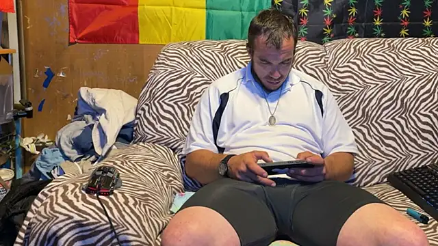 Snapshot of ScubaStevex chatting on June 23, 6:33 am ScubaStevex online show from June 23, 6:33 am