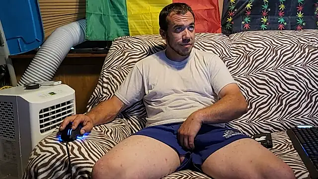 Snapshot of ScubaStevex chatting on July 3, 12:28 am ScubaStevex online show from July 3, 12:28 am