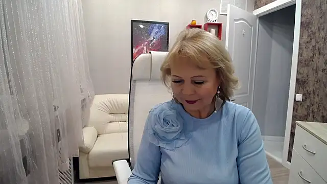 Milla Cutie18 online show from December 20, 5:36 am