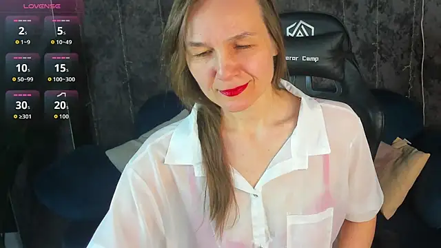 Lillian White online show from March 29, 1:05 am