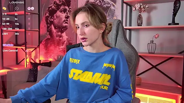 LuxRayi online show from December 3, 2:41 am