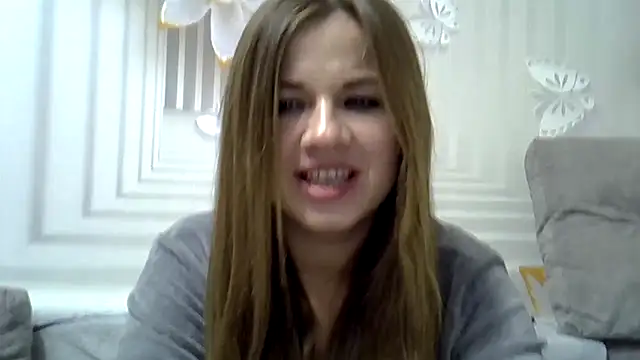 Snapshot of TinaFun4u chatting on January 1, 10:35 pm TinaFun4u online show from January 1, 10:35 pm