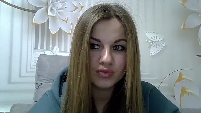 Snapshot of TinaFun4u chatting on February 11, 11:22 pm TinaFun4u online show from February 11, 11:22 pm