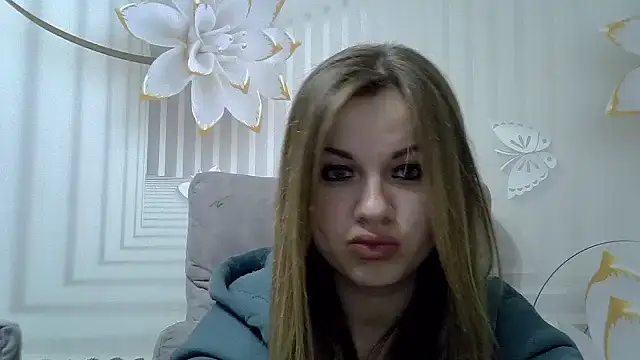 Snapshot of TinaFun4u chatting on February 17, 9:08 pm TinaFun4u online show from February 17, 9:08 pm