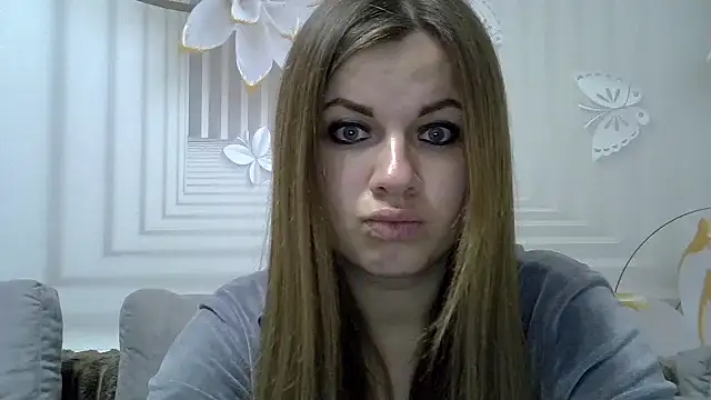 Snapshot of TinaFun4u chatting on February 28, 8:28 pm TinaFun4u online show from February 28, 8:28 pm