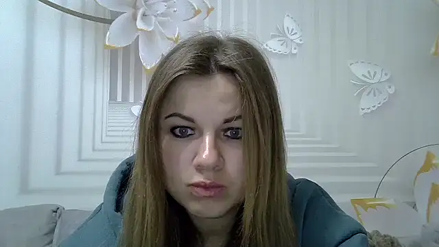 Snapshot of TinaFun4u chatting on March 4, 8:27 pm TinaFun4u online show from March 4, 8:27 pm