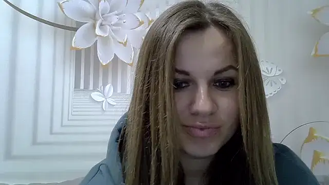 Snapshot of TinaFun4u chatting on March 18, 3:31 am TinaFun4u online show from March 18, 3:31 am