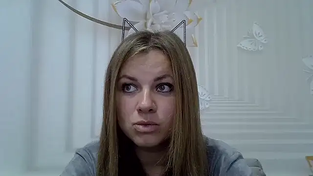 Snapshot of TinaFun4u chatting on November 4, 8:24 am TinaFun4u online show from November 4, 8:24 am