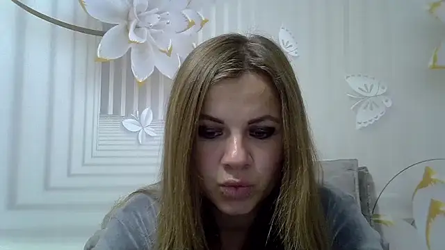 Snapshot of TinaFun4u chatting on November 9, 3:49 am TinaFun4u online show from November 9, 3:49 am