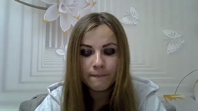 Snapshot of TinaFun4u chatting on December 4, 8:17 pm TinaFun4u online show from December 4, 8:17 pm