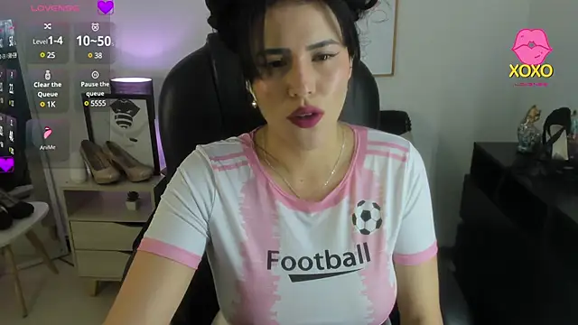 RuthEvans  online show from January 17, 1:35 pm