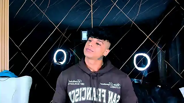 Owen Muzcle online show from November 1, 3:30 am