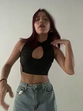 Snapshot of Itscaroline__ chatting on February 14, 10:36 pm Itscaroline online show from February 14, 10:36 pm