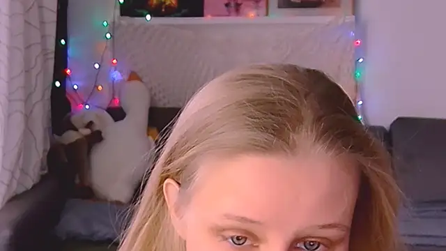 KatiKate online show from March 4, 2:10 pm