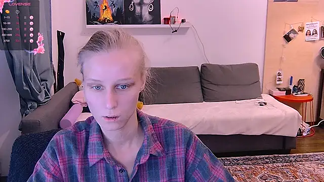 KatiKate online show from October 5, 6:06 pm