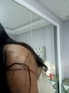 KloheCurvy online show from December 4, 11:41 am