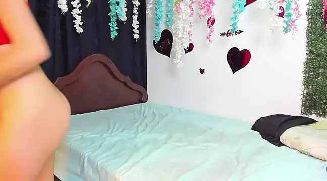 Snapshot of kattyandtom2 chatting on February 12, 10:14 am kattyandtom2 online show from February 12, 10:14 am